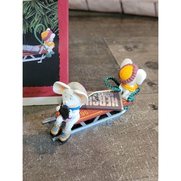 Hallmark time for a treat 1996 ornament Xmas Decor mouse Hershey's - Picture 2 of 6